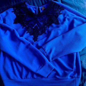 Black Lace Appliqué Cobalt Blue Long Sleeve Blouse w Back Button Closure Large